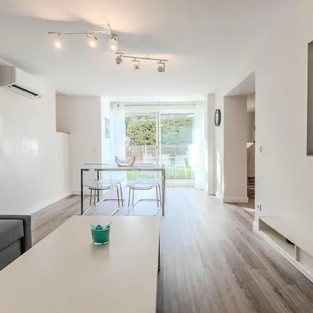 Appartement Superbe F2 Spacieux - Raphael